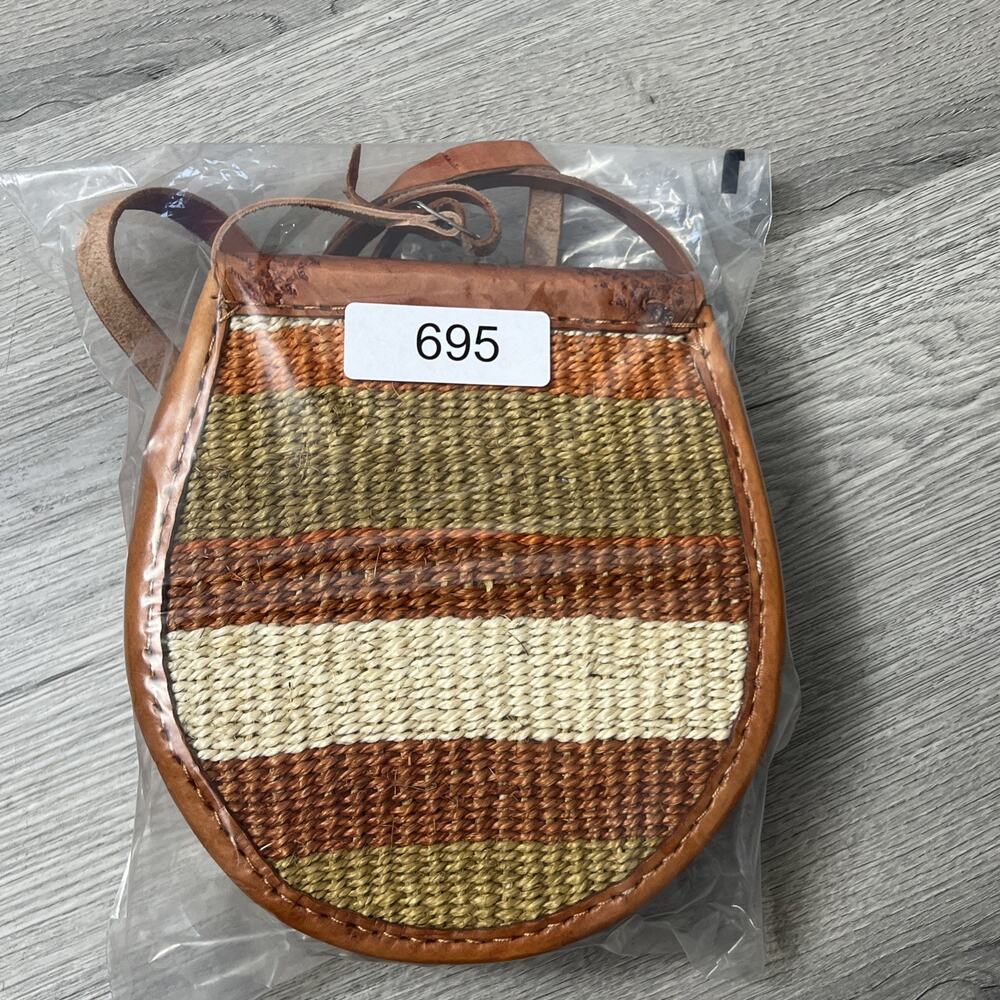 Medium African Woven Sisal Kiondo Shoulder Strap Crossbody Leather Handbag - Picture 9 of 9